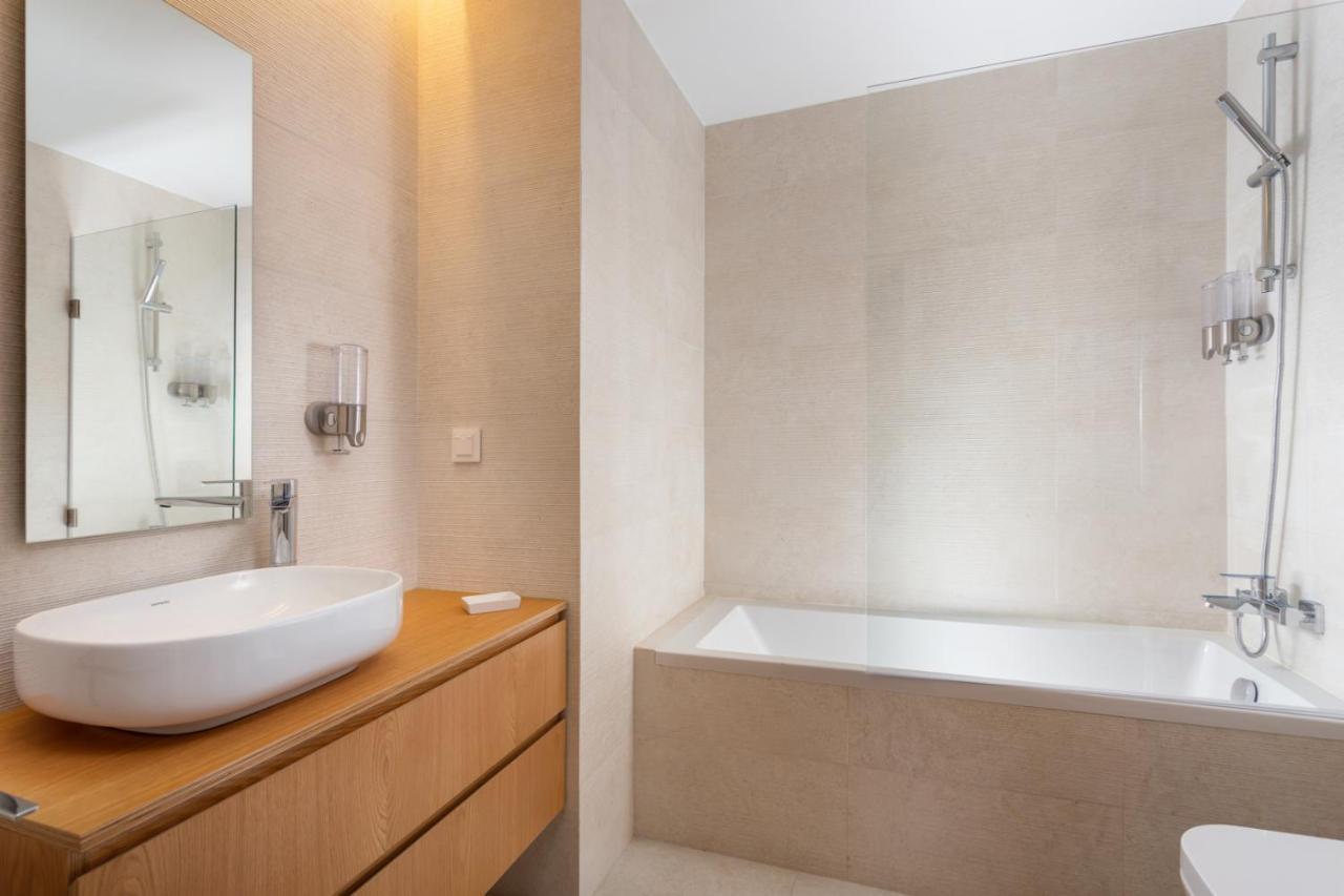 Stupendo- Two Rooms, Patio With Refreshing Pond-Center-Air Conditioning-Free Park Lisboa Kültér fotó