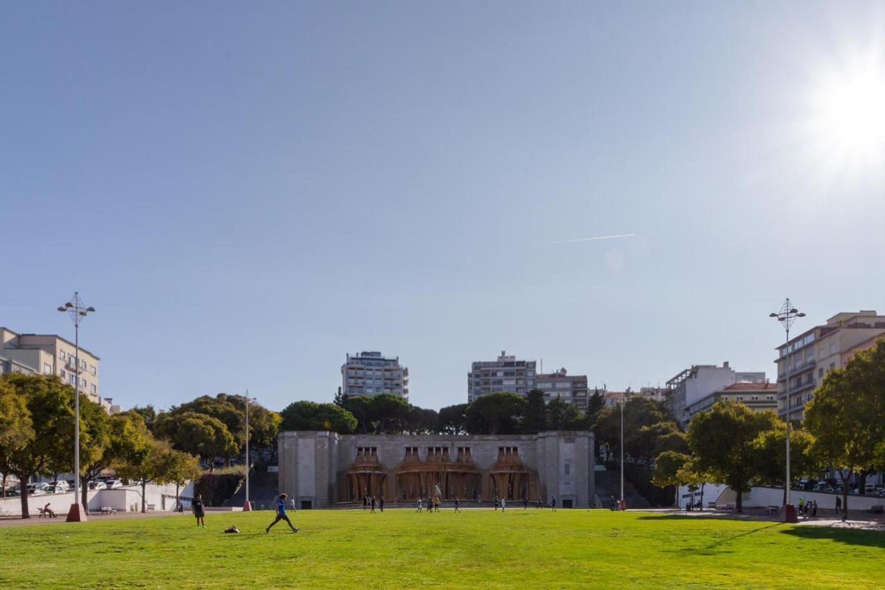 Stupendo- Two Rooms, Patio With Refreshing Pond-Center-Air Conditioning-Free Park Lisboa Kültér fotó
